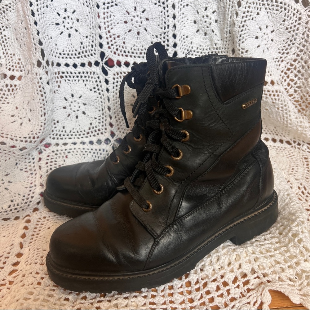 RARE Vintage Canadian made Beluga Leather wool‎ boots, size 8.5